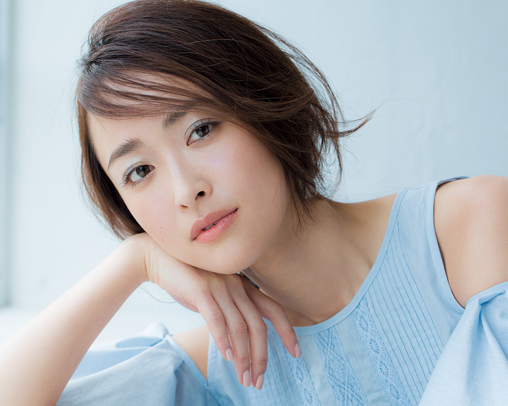 涼しげクールな、大人の透明感メイク_1_2