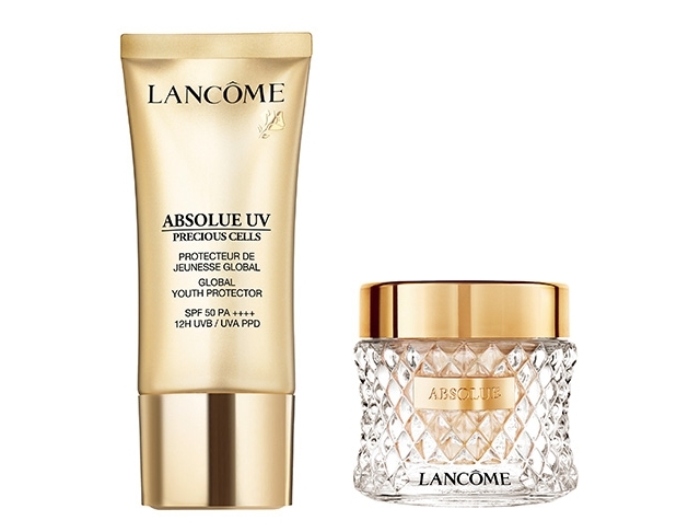 アプソリュ プレシャスセルUV SPF50・PA++++ 30㎖ ¥14,300・アプソリュ タンサブリムエッセンス 全2色 35㎖ ¥18,150/ランコム