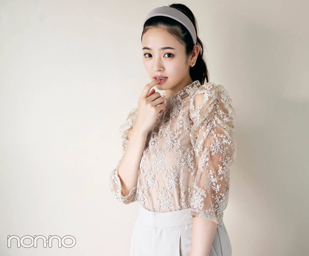 横田真悠の秋のクラシカルトップスモデルカット2-2