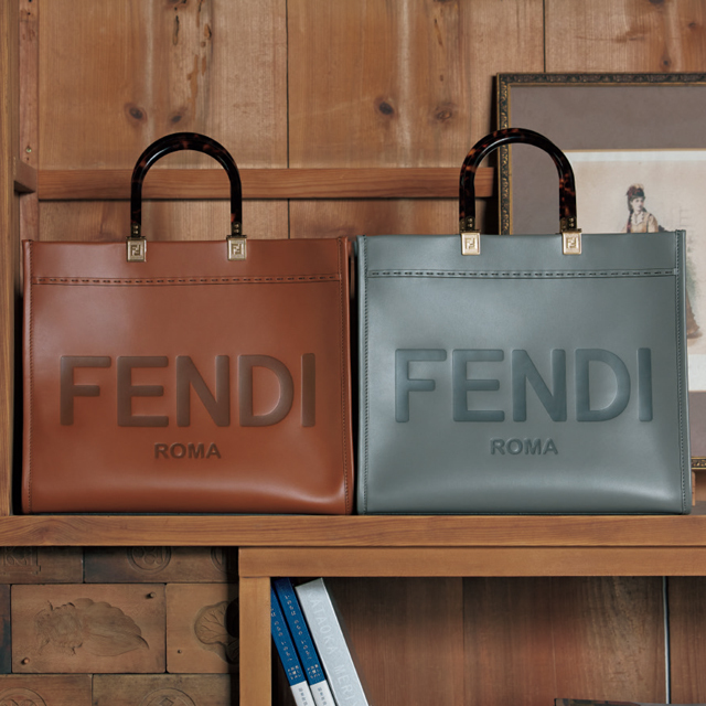 フェンディ バッグ「サンシャイン ショッパー ミディアム」(31×35×17)各¥287,000(予定価格、12月中旬発売予定)/フェンディ ジャパン(フェンディ)