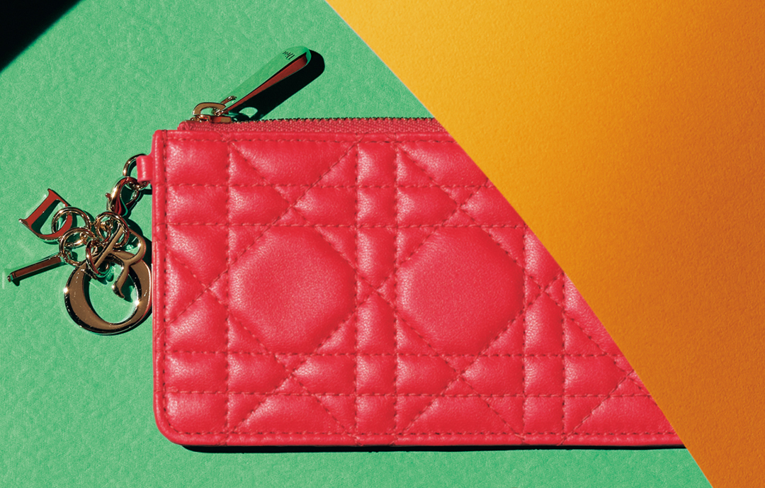 Diorのポケットフラグメントケース