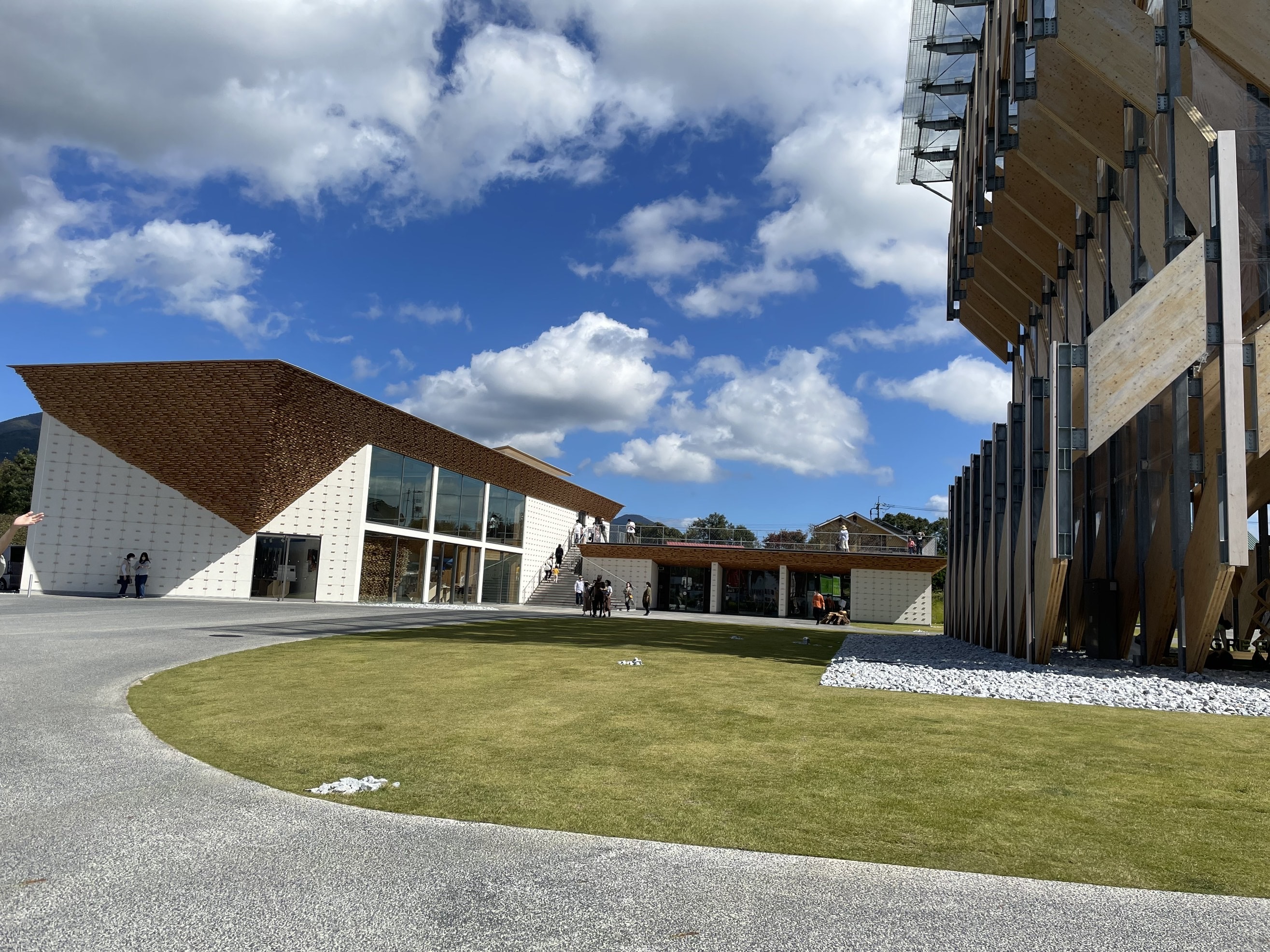 真庭市蒜山ミュージアム 隈 研吾展 ハコからの解放ーたし算・ひき算・かけ算・わり算_1_4