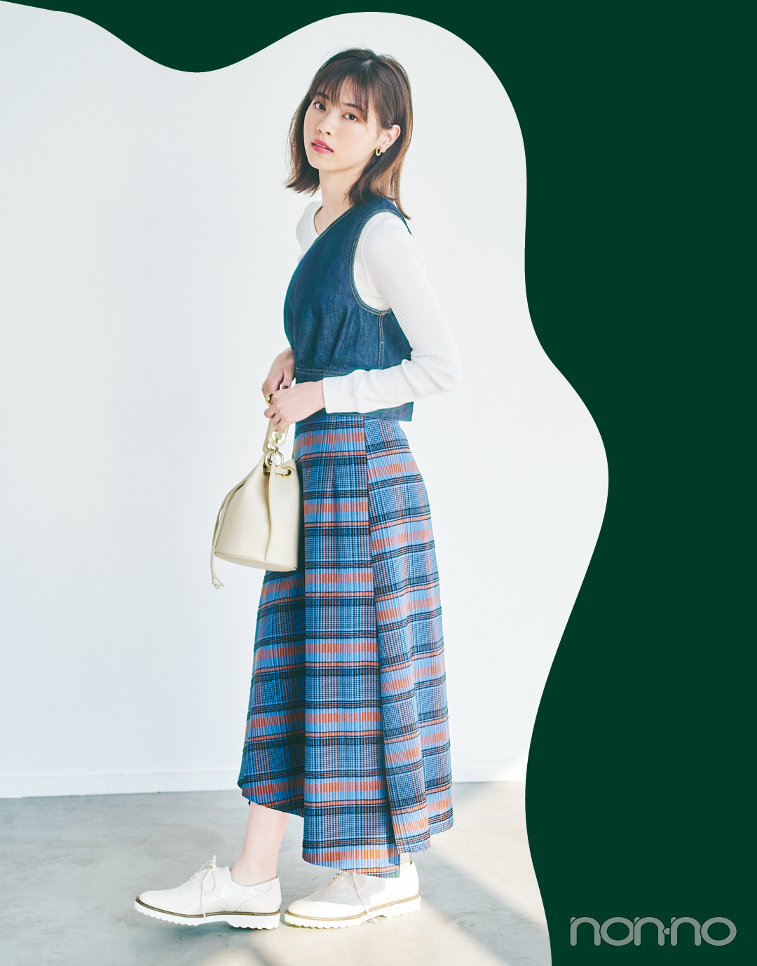 西野七瀬が秋のトレンド「ハンサムスカート」をはき比べ!_1_9