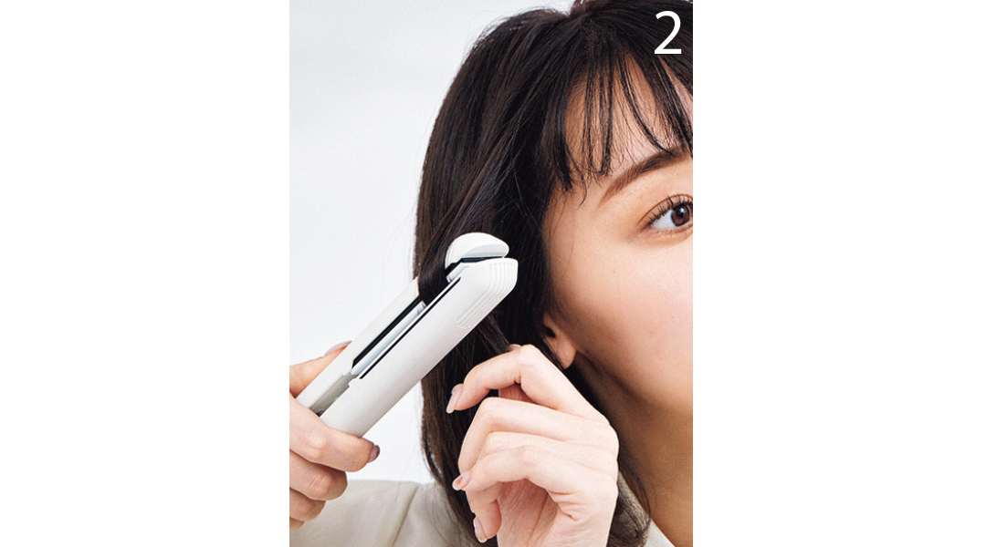 ストレートアイロンでアシメ内巻きヘアアレンジ2