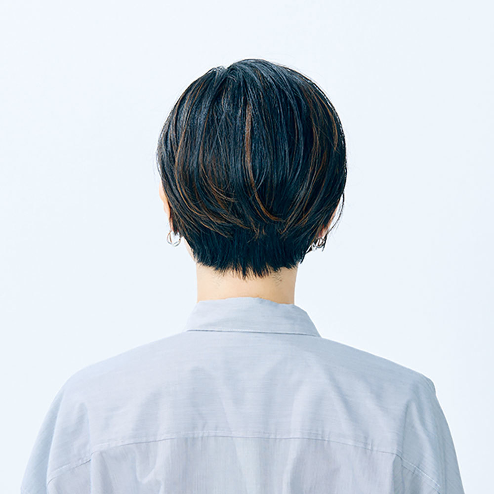 ハンドブローで自然な丸みが生まれる まとまる洗練ショート 40代のショートヘア ファッション誌marisol マリソル 40代をもっとキレイに 女っぷり上々