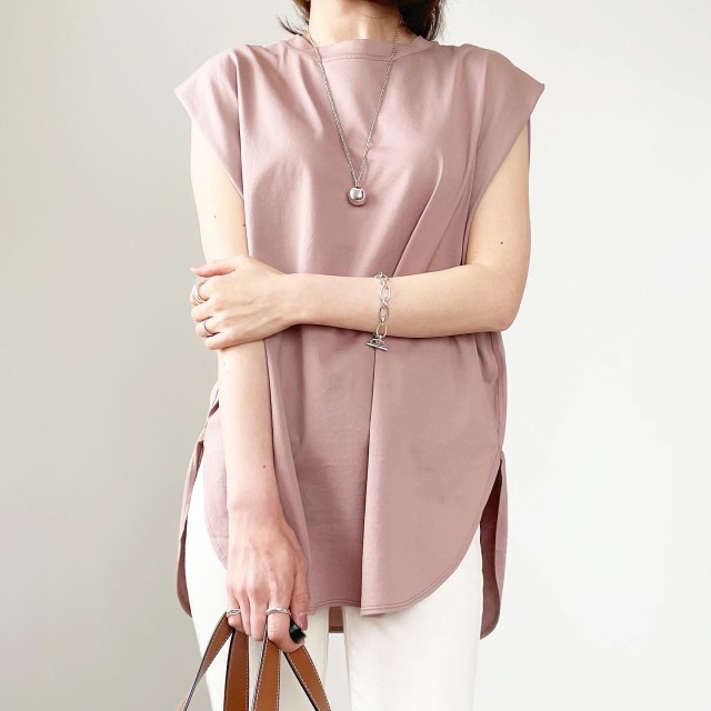 大人にこそ似合う!ノースリーブTシャツ【tomomiyuコーデ】24
