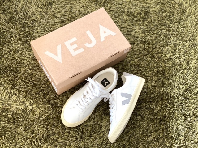 VEJAスニーカー