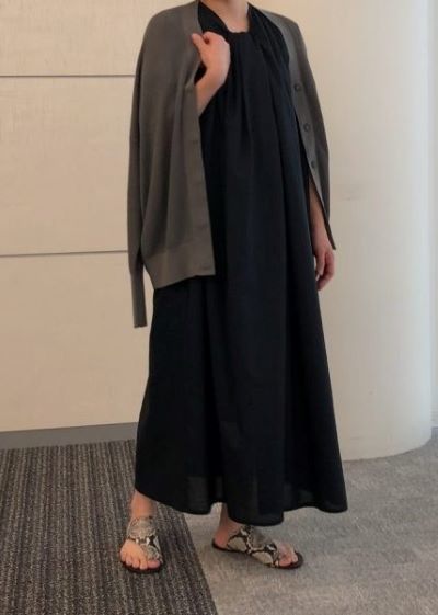 MIDIUMISOLID×eclat フロントノットワンピース ¥15,180