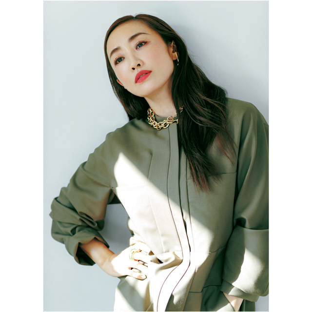 イヴ・サンローランの口紅の神崎恵
