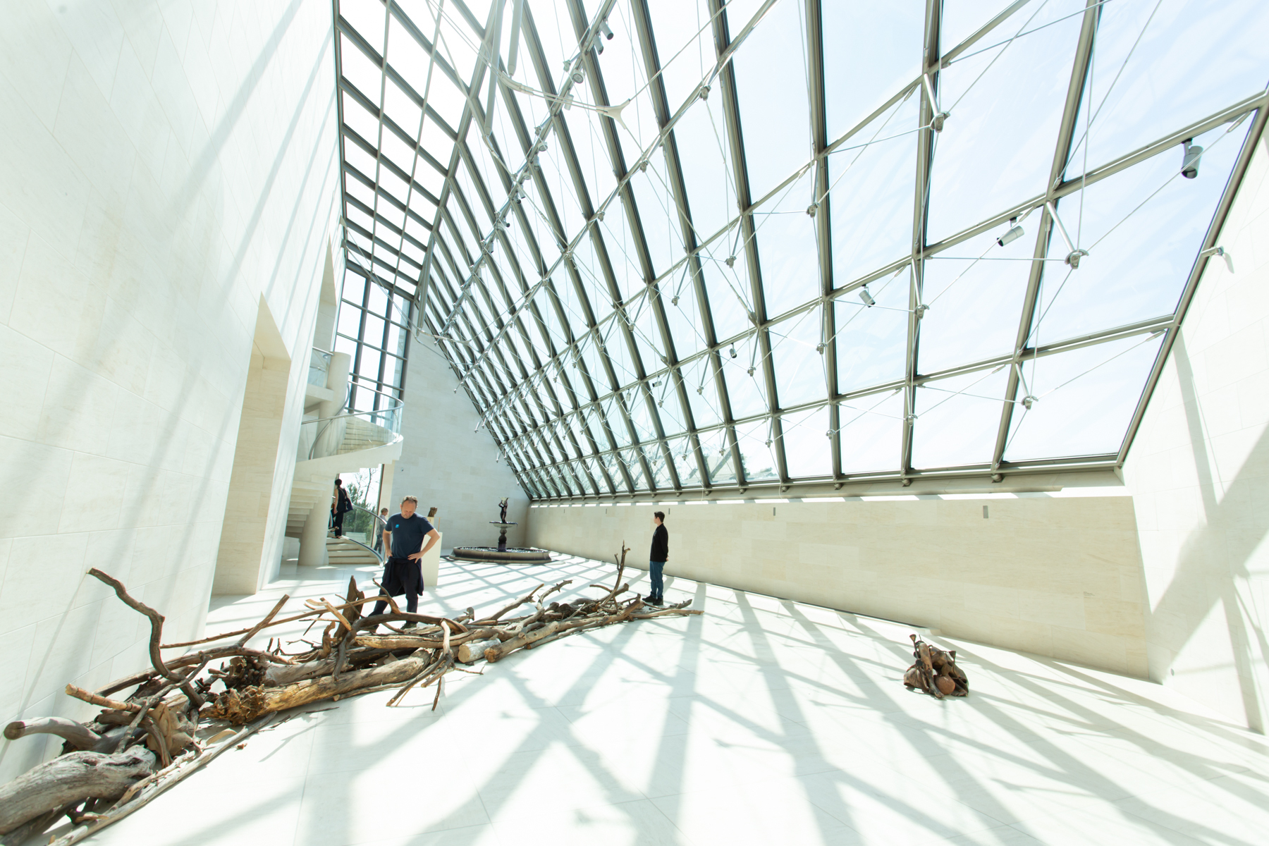 新市街にある美術館「MUDAM」。ユニークな現代アートのコレクションに好奇心が刺激される。