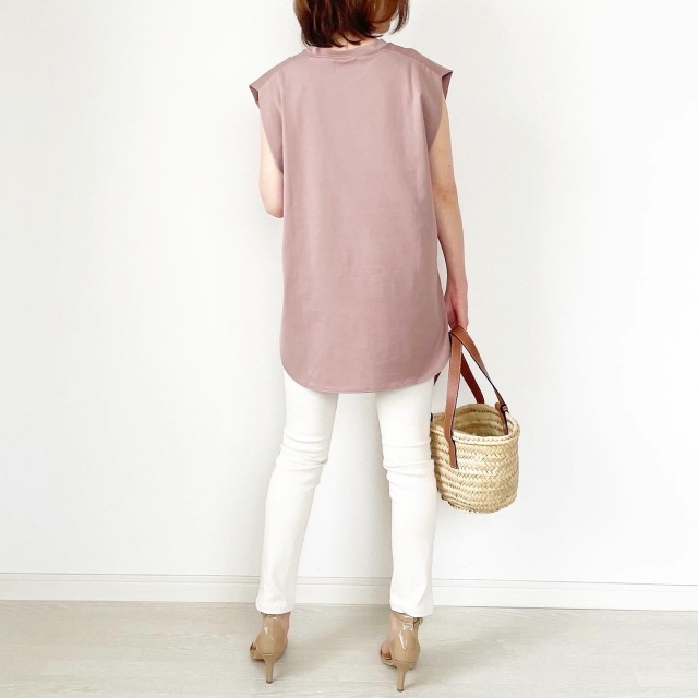大人にこそ似合う!ノースリーブTシャツ【tomomiyuコーデ】17