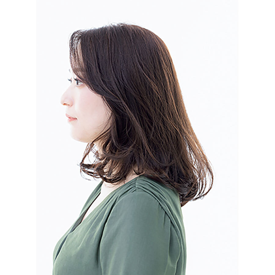横から見た 人気ミディアムヘアスタイル7位の髪型