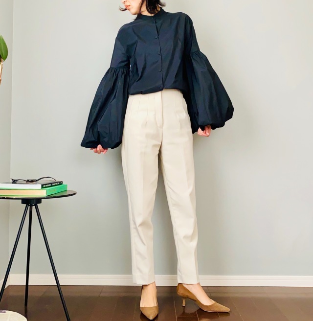 ジルサンダーのブラウスとZARAのパンツ