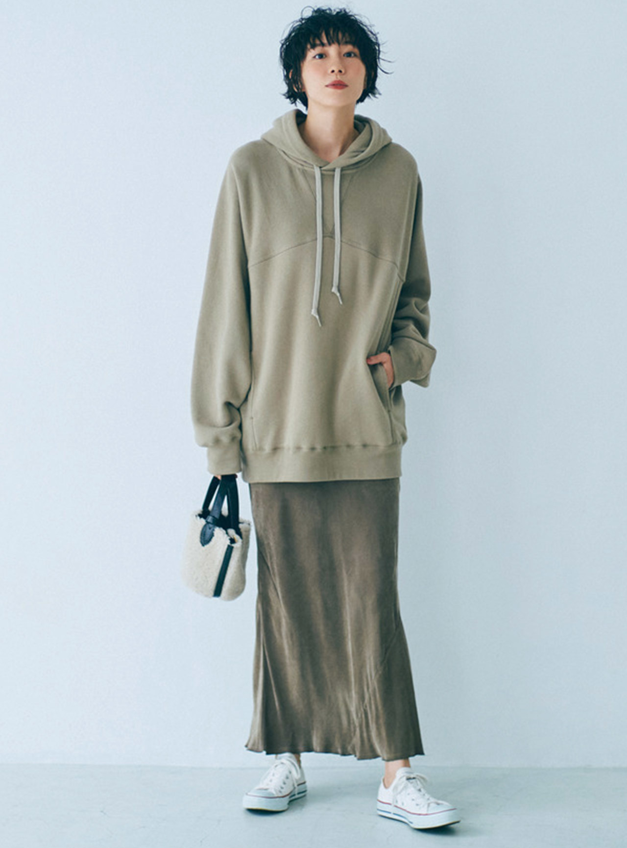 ビッグスウェット×ロングスカートコーデ