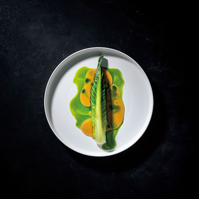 14種ほどの野菜を用いた温かなひと皿。
