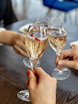 泡泡で乾杯