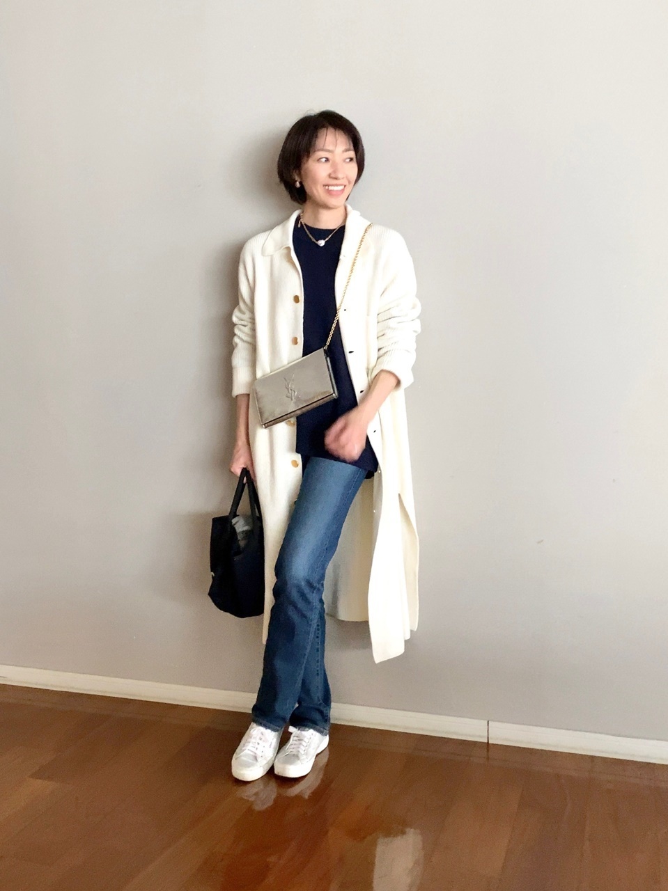 アラフィー華組ブロガー スニーカーコーデ 大人カジュアルな着こなし Web Eclat 50代女性のためのファッション ビューティ ライフスタイル最新情報