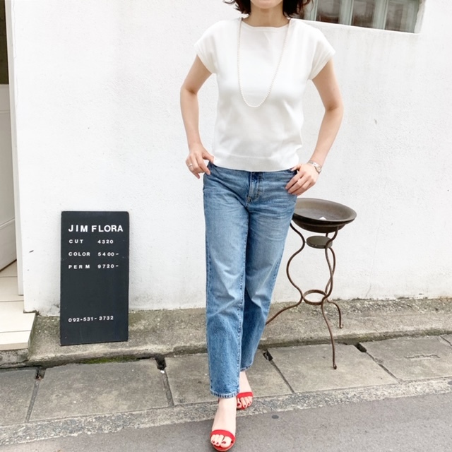 GU【ハイウエストストレートジーンズ】64 BLUE 身長163cmでサイズは【S】裾のカットは無しです☆