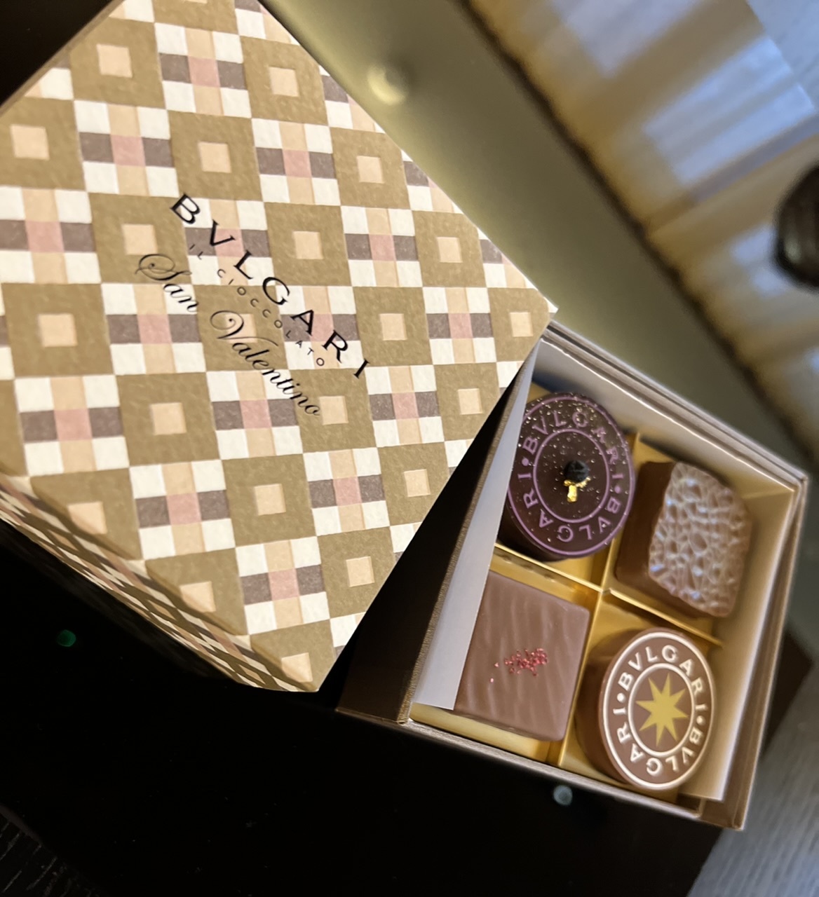 ブルガリのチョコレート サン・ヴァレンティーノ2022