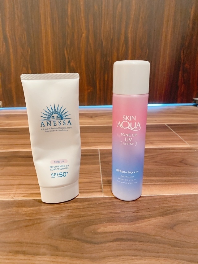 SKIN AQUA TONE UP UV SPRAYとANESSAの日焼け止め