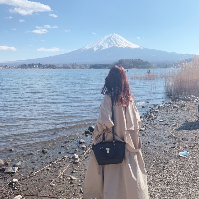 富士山と河口湖を 背景に写真を撮ってみたり ☺︎