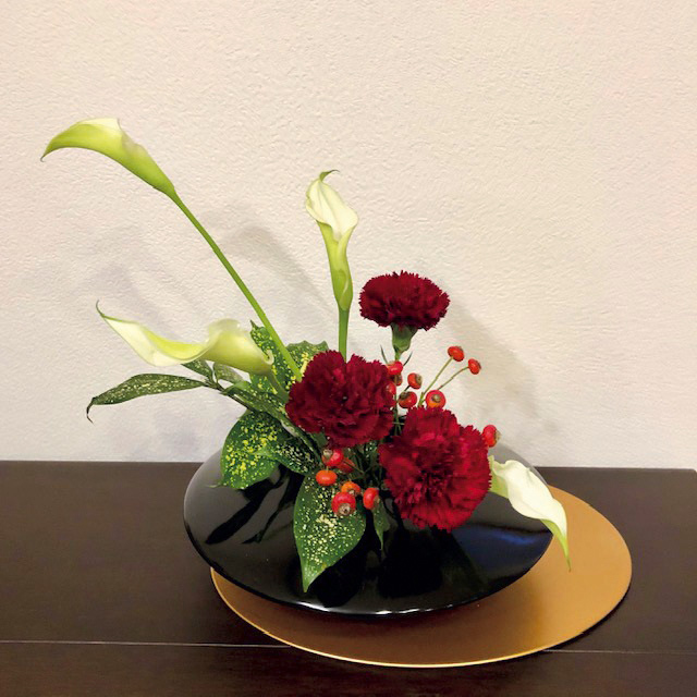 洋花と実もの・葉ものを華やかに