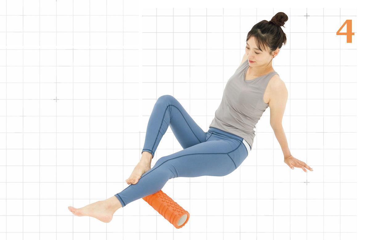 4.余裕があれば、左のすねに右足を置き、2、3と同じように左足を内側、外側に動かす。