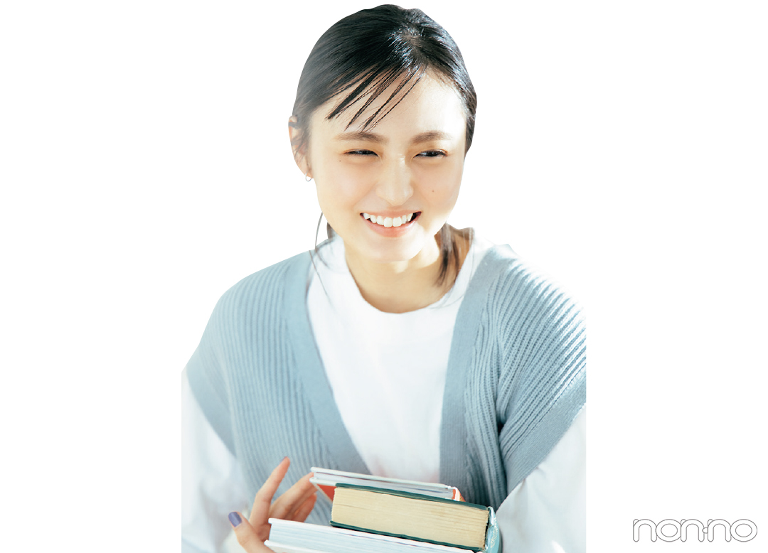 モダンメイクでこなれ顔の遠藤さくら