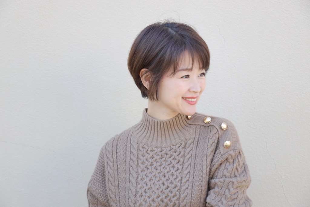 「GU高見えゆったりニット」+「艶プリーツスカート」でリラクシーなワンツーコーデ_1_2