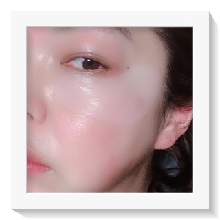 翌朝の目まわりには、確かにピンとしたハリが。よく“アイロンがけしたような”なんて言葉を使いますが、まさにそんな印象