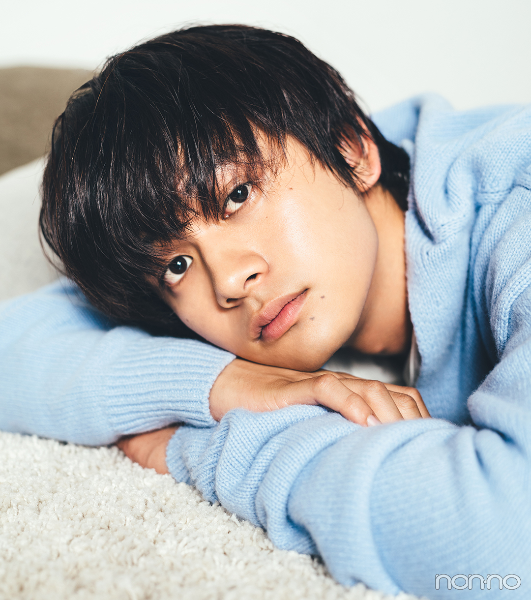 【ウェブ限定オフショ公開】北村匠海さんとお部屋でデート!_1_4
