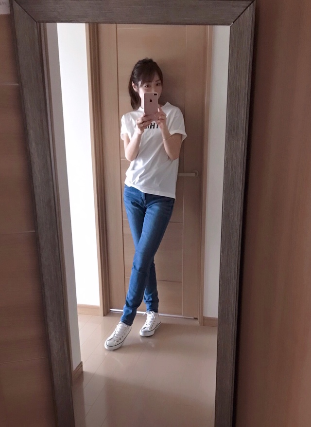 袖をひとつ折るとまた違った雰囲気になります