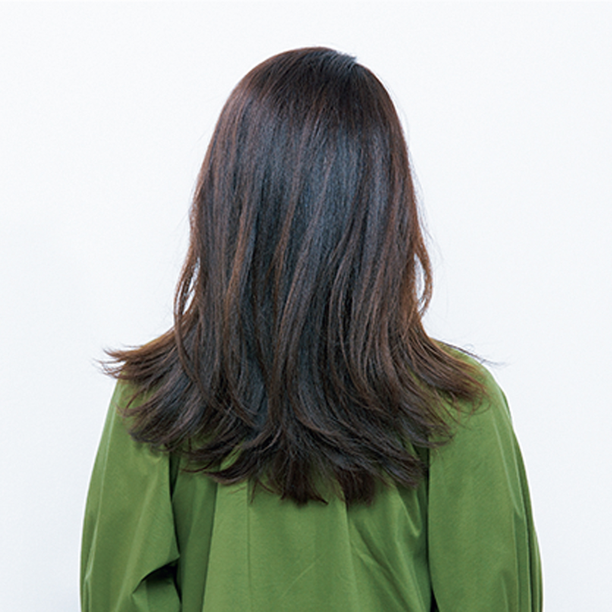 後ろから見た 40代人気ヘアスタイル3位
