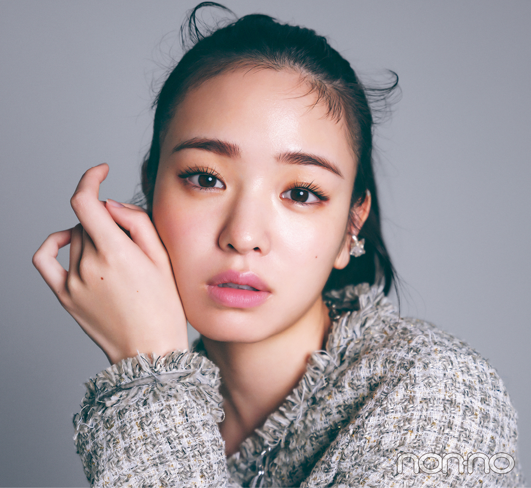 堀田真由の20歳からの神コスメ大賞モデルカット4−1