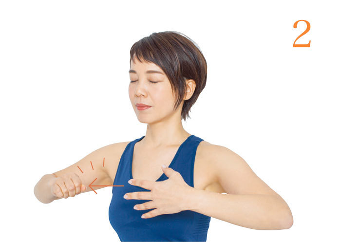 【簡単ストレッチ】”おこもり生活”でなまった体をほぐす、橋本はづきさん直伝メソッド_1_17