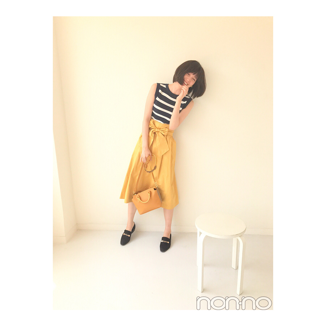 本田翼は旬カラーで定番ネイビーを大人っぽく着こなし【毎日コーデ】_1_1