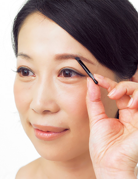 お悩み別眉の作り方「左右の眉の高さが違う」_1_2
