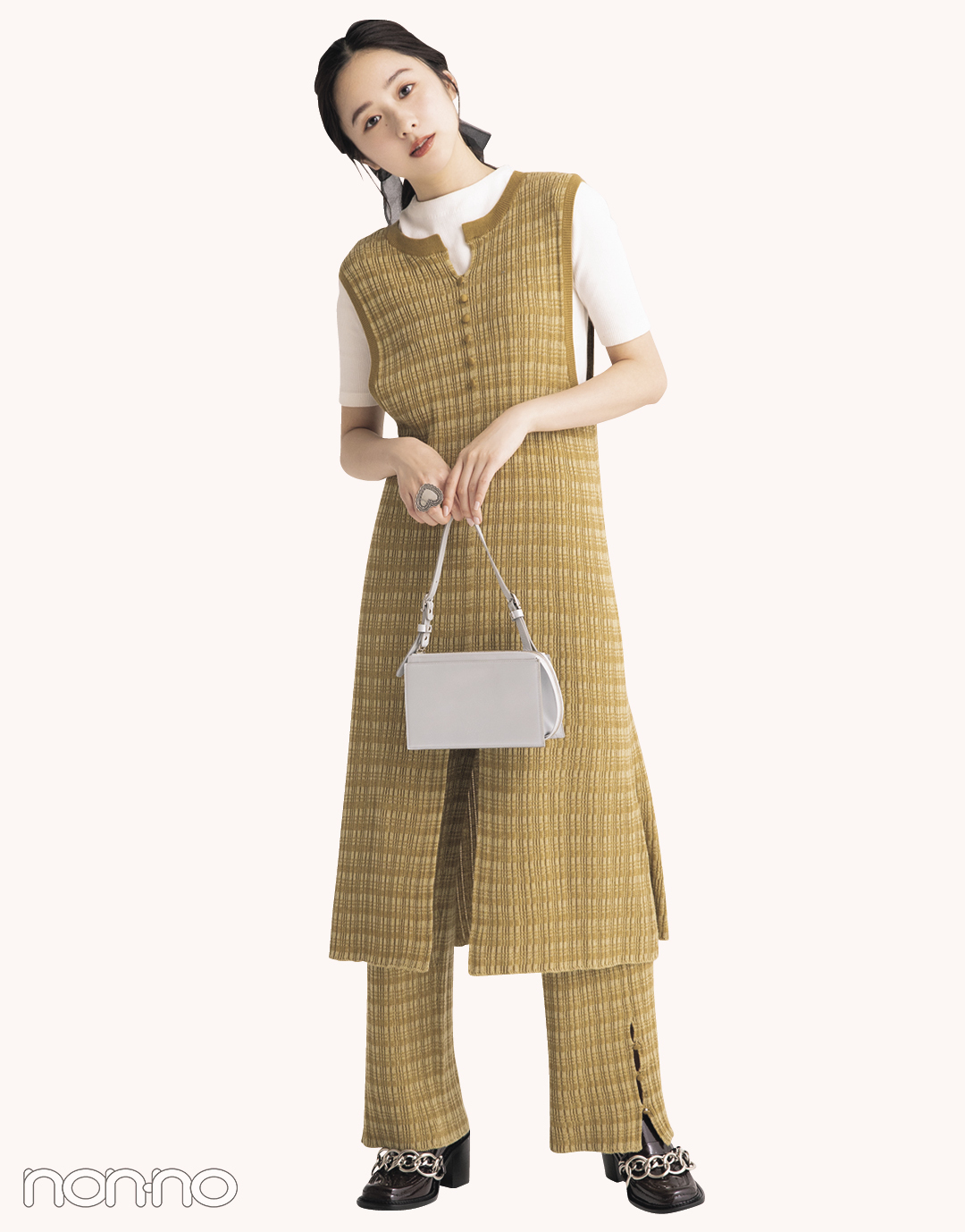 堀田真由のワンマイルウエア12