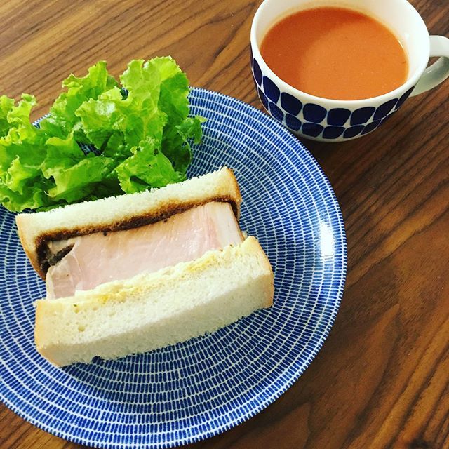 本格ジビエ料理がテイクアウトで味わえる♪ 迫力満点!厚切りのローストポークサンドがおすすめ_1_2