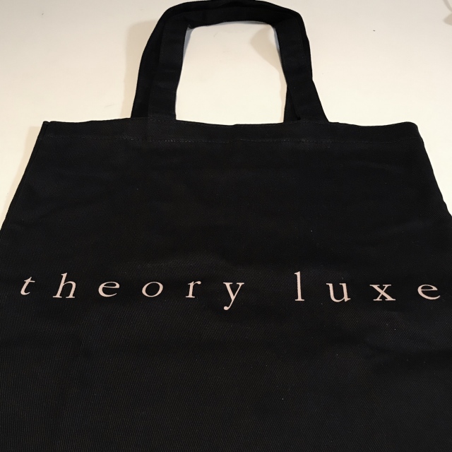 マリソル10月号付録<theory luxe>コラボメガサブトート大活躍中。_1_1