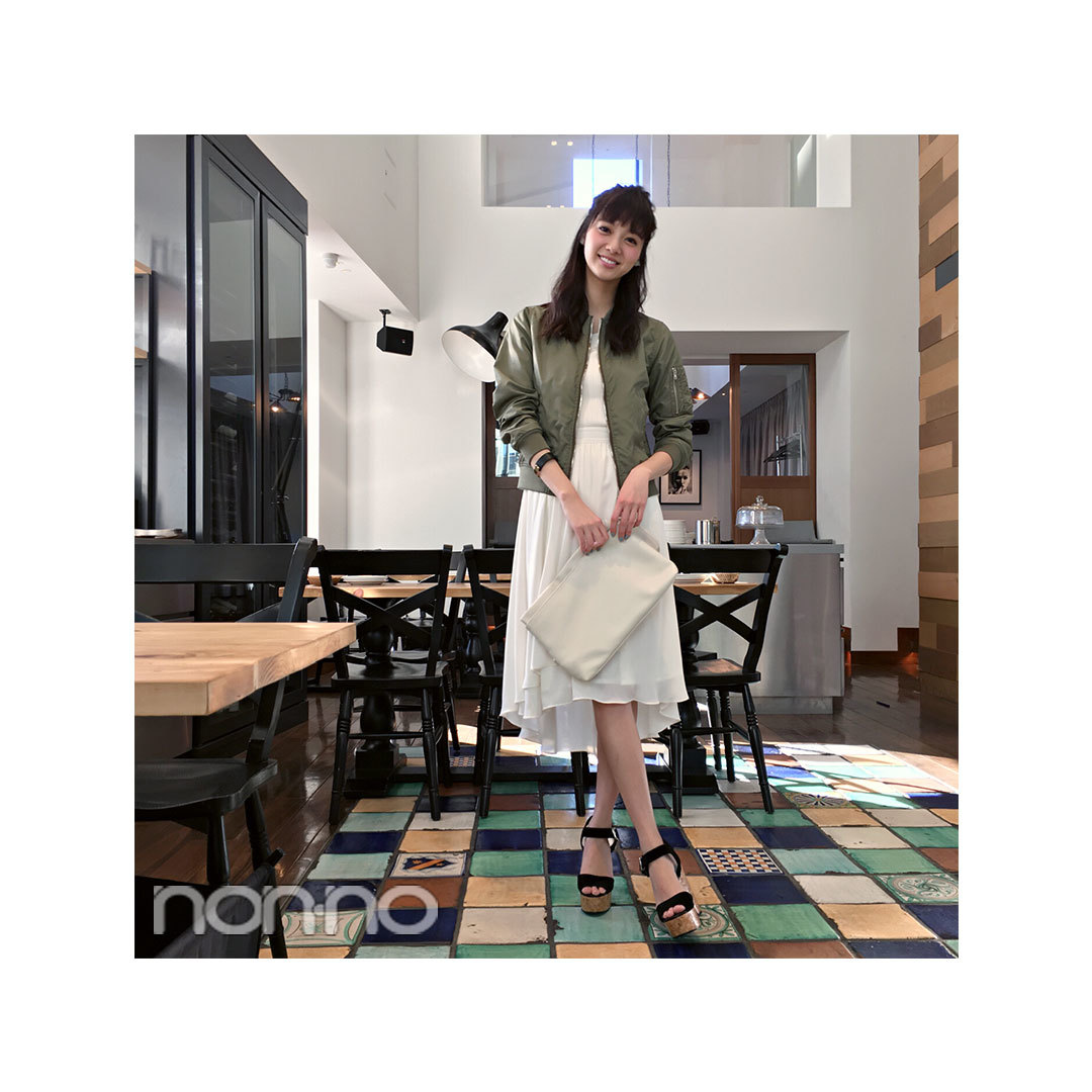 毎日コーデ★新川優愛は白の揺れスカートを女子会でも着回し♪_1_1