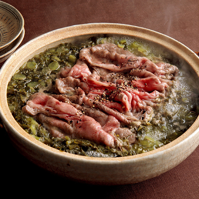 料理研究家 ウー・ウェンさんの野沢菜と牛肉の鍋レシピ