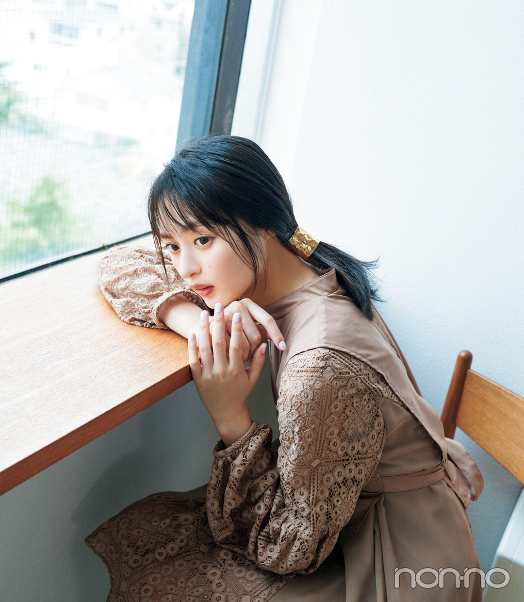 遠藤さくらのヘアアクセ&アレンジ図鑑のモデルカット3-2