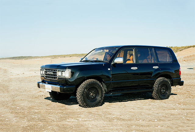 2001年製100系の車体を、60(ロクマル)仕様に作り変えた通称106モデル