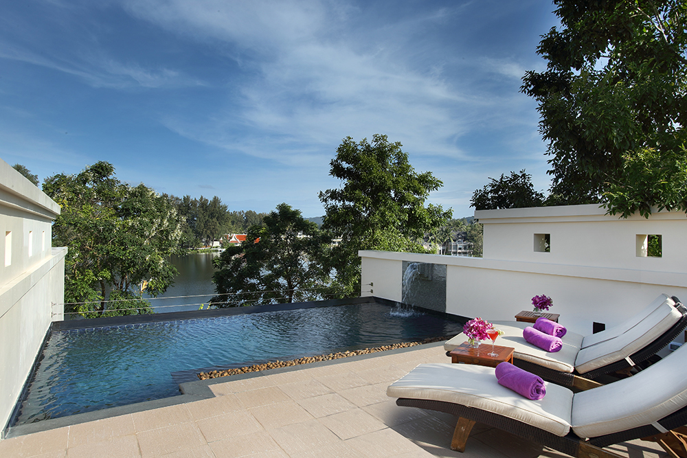 Dusit International