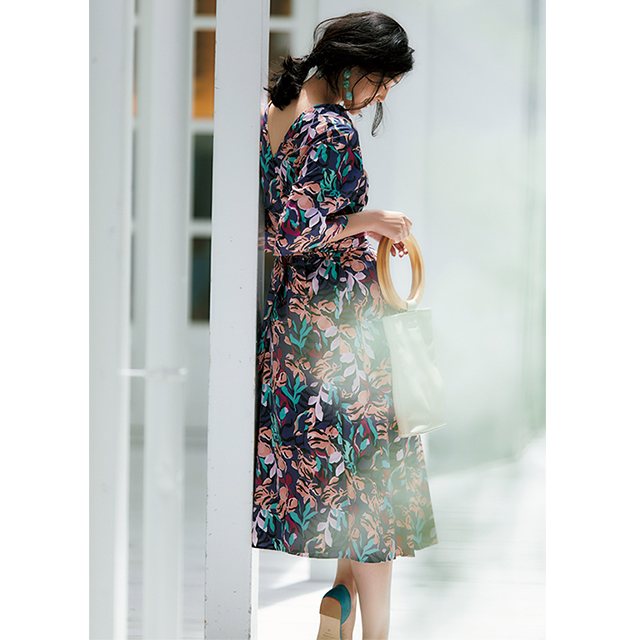 あらゆるシーンに活躍 夏のお出かけを彩る 雰囲気出しワンピース 五選 Web Eclat 50代女性のためのファッション ビューティ ライフスタイル最新情報