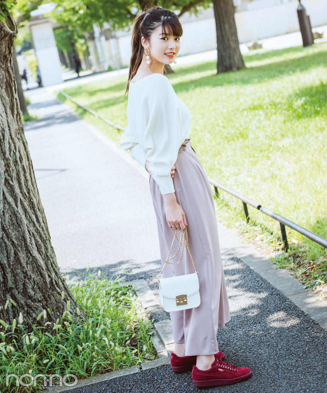 最新スニーカーコーデ選 18年秋まとめ Non No Web ファッション 美容 モデル情報を毎日お届け