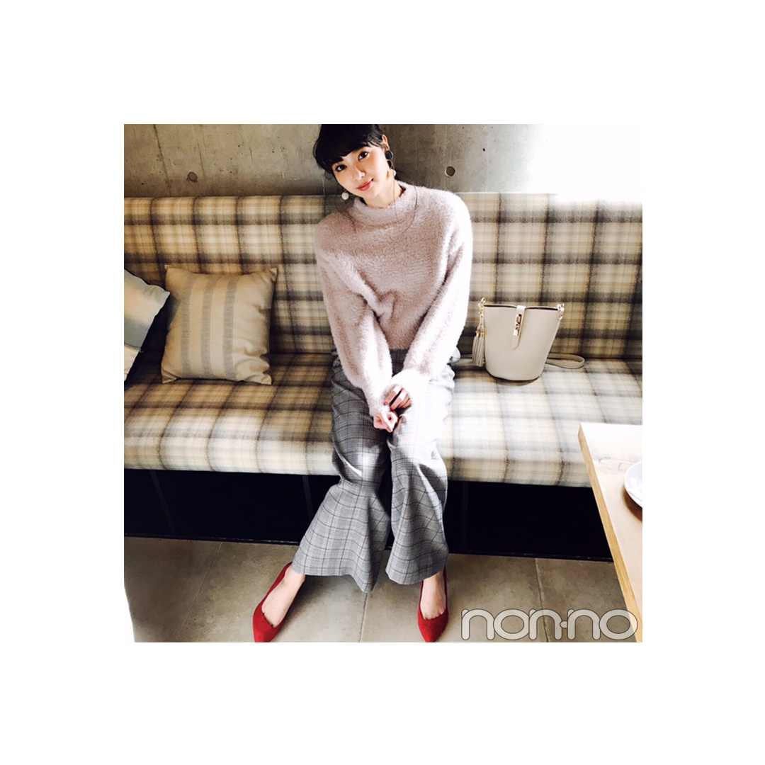 新川優愛はワイドパンツをピンクと赤で可愛げ盛り♡ 【毎日コーデ】_1_1