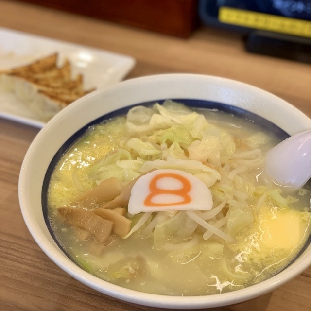 バター風味野菜ラーメン。野菜多めでかなり美味しい!!