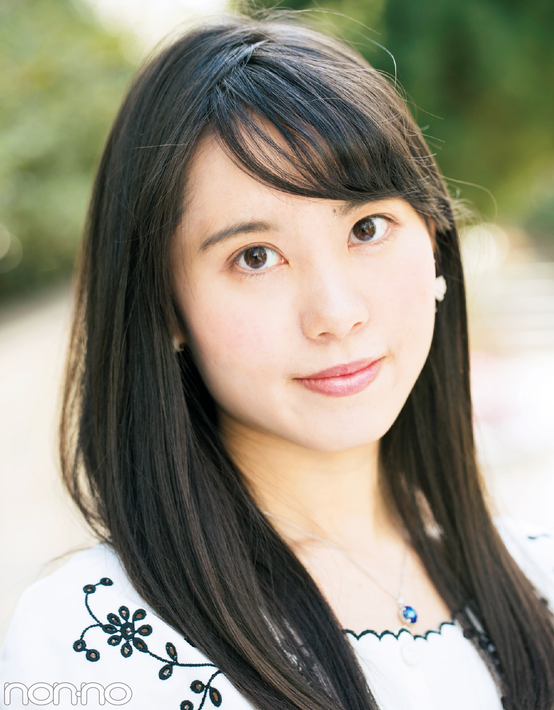 大人気の専属読モ・細野ゆうかさん&久保友梨さん&上野瑚子さんのポーチの中身をチェック!_3_1